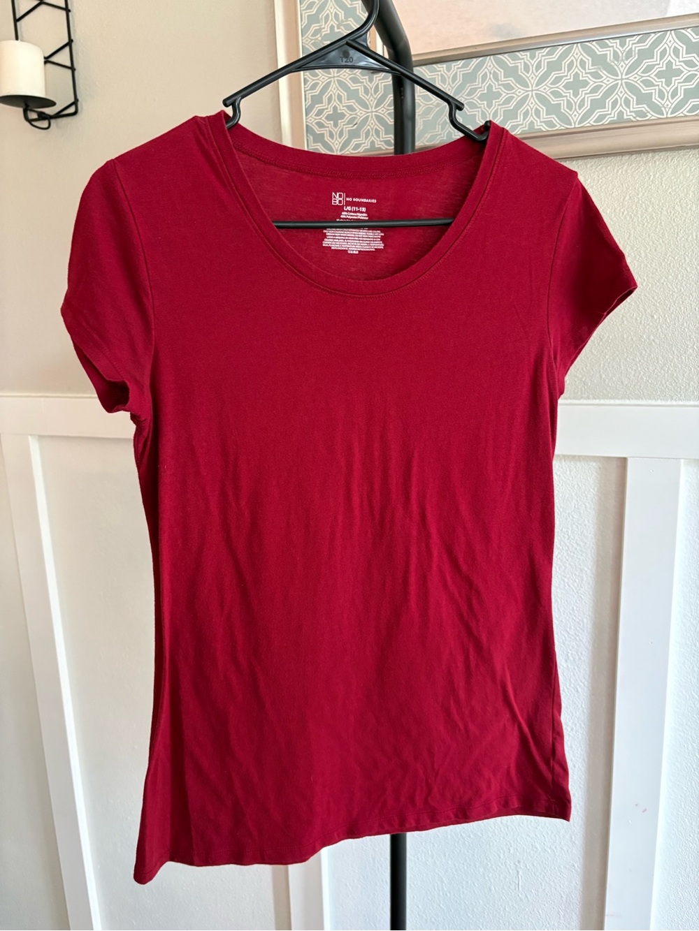 No Boundaries Merlot Red Scoop Neck Short Sleeve Tee Size Large (11-13)